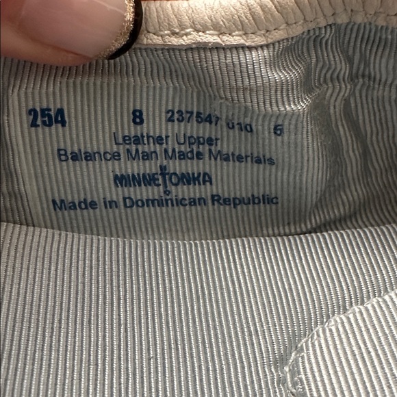 Minnetonka women’s Cream ballet slippers - Picture 5 of 5